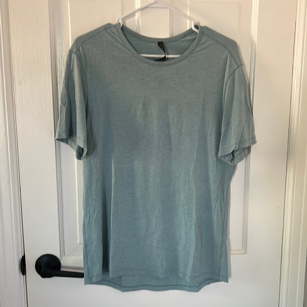 LULULEMON Men’s TShirt